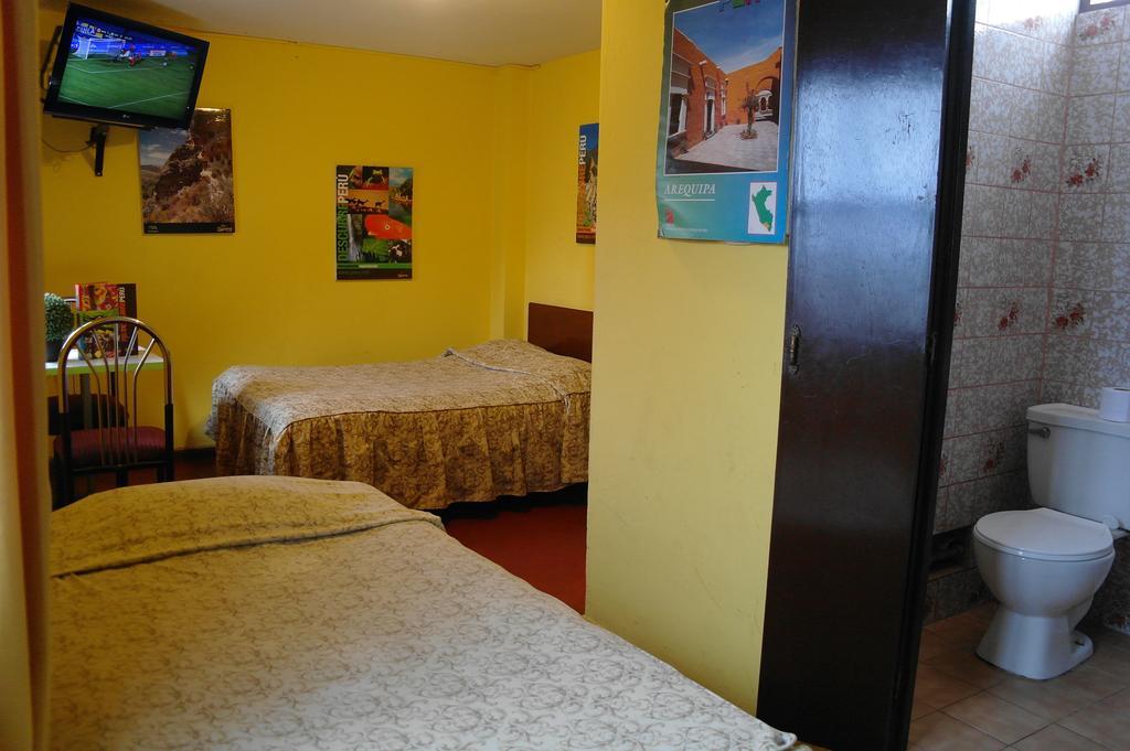 Hostal Iquique Lima Exterior photo