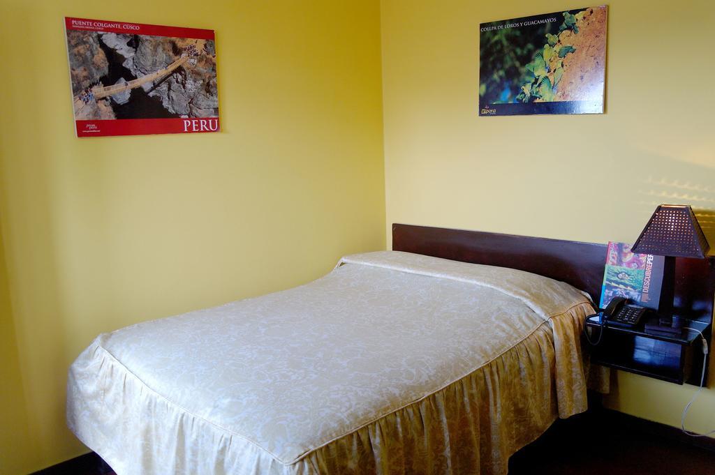 Hostal Iquique Lima Exterior photo