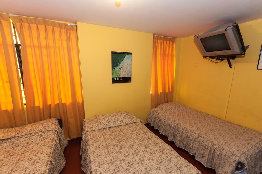 Hostal Iquique Lima Exterior photo