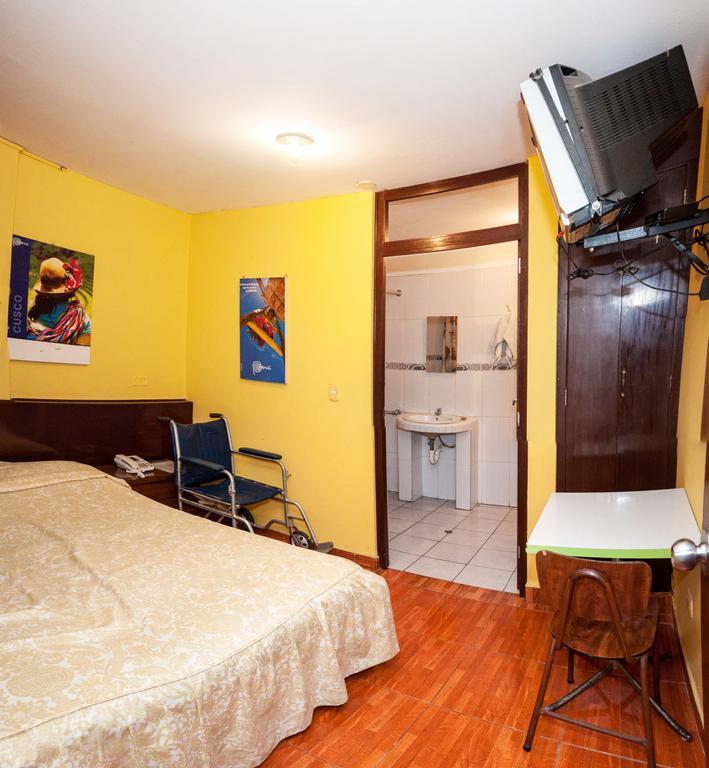 Hostal Iquique Lima Exterior photo