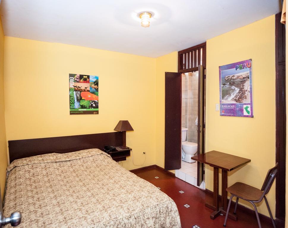 Hostal Iquique Lima Exterior photo